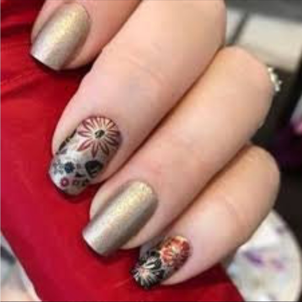 *Retired, HTF* Color Street: Petal Pusher | Gold Floral Metallic Blue Red Fall - Picture 5 of 9